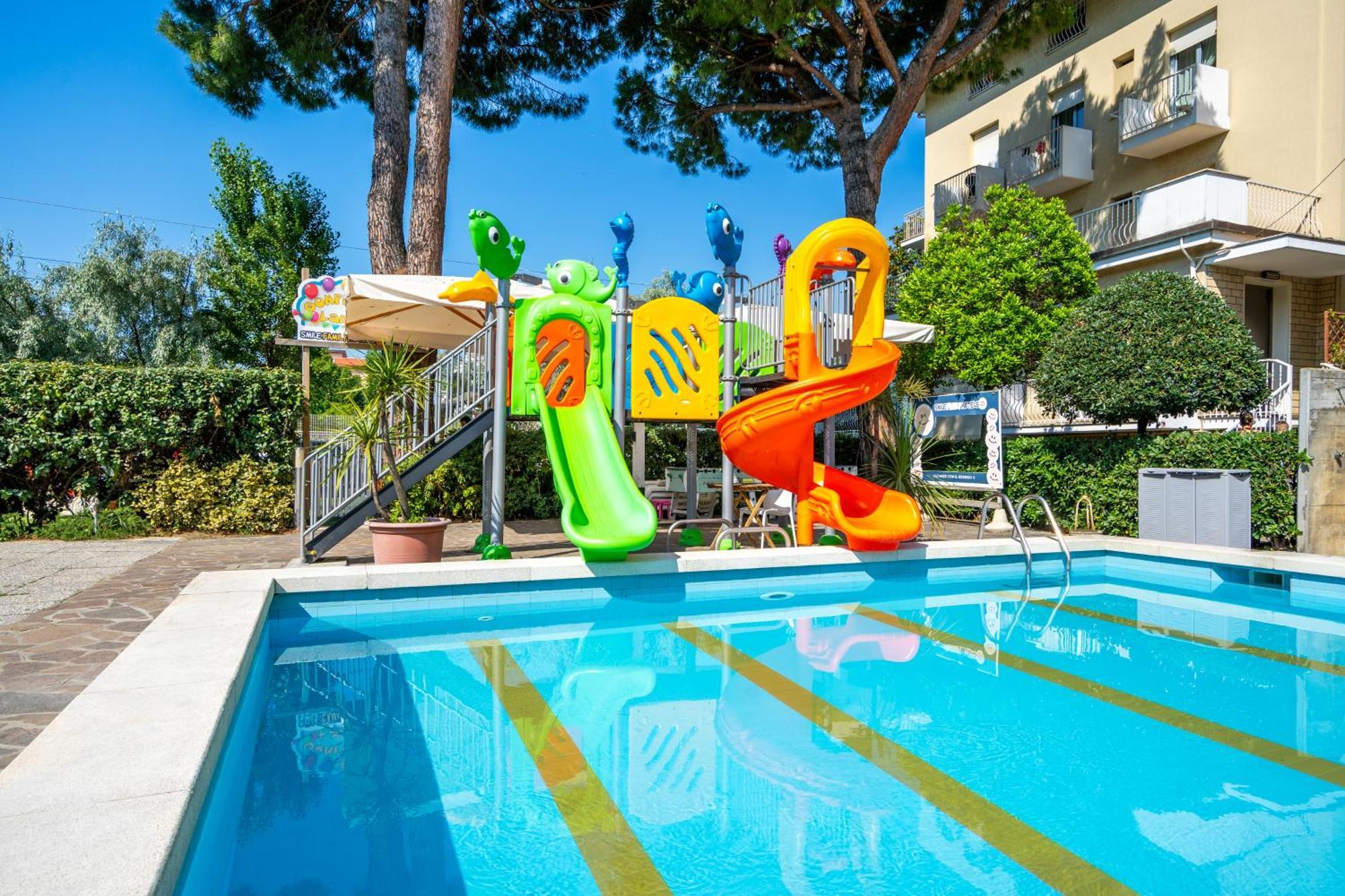 Lotus Hotel All Inclusive & Spiaggia Rimini Exterior foto