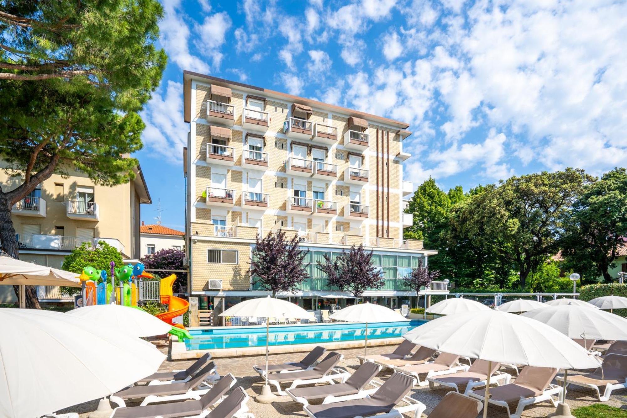 Lotus Hotel All Inclusive & Spiaggia Rimini Exterior foto