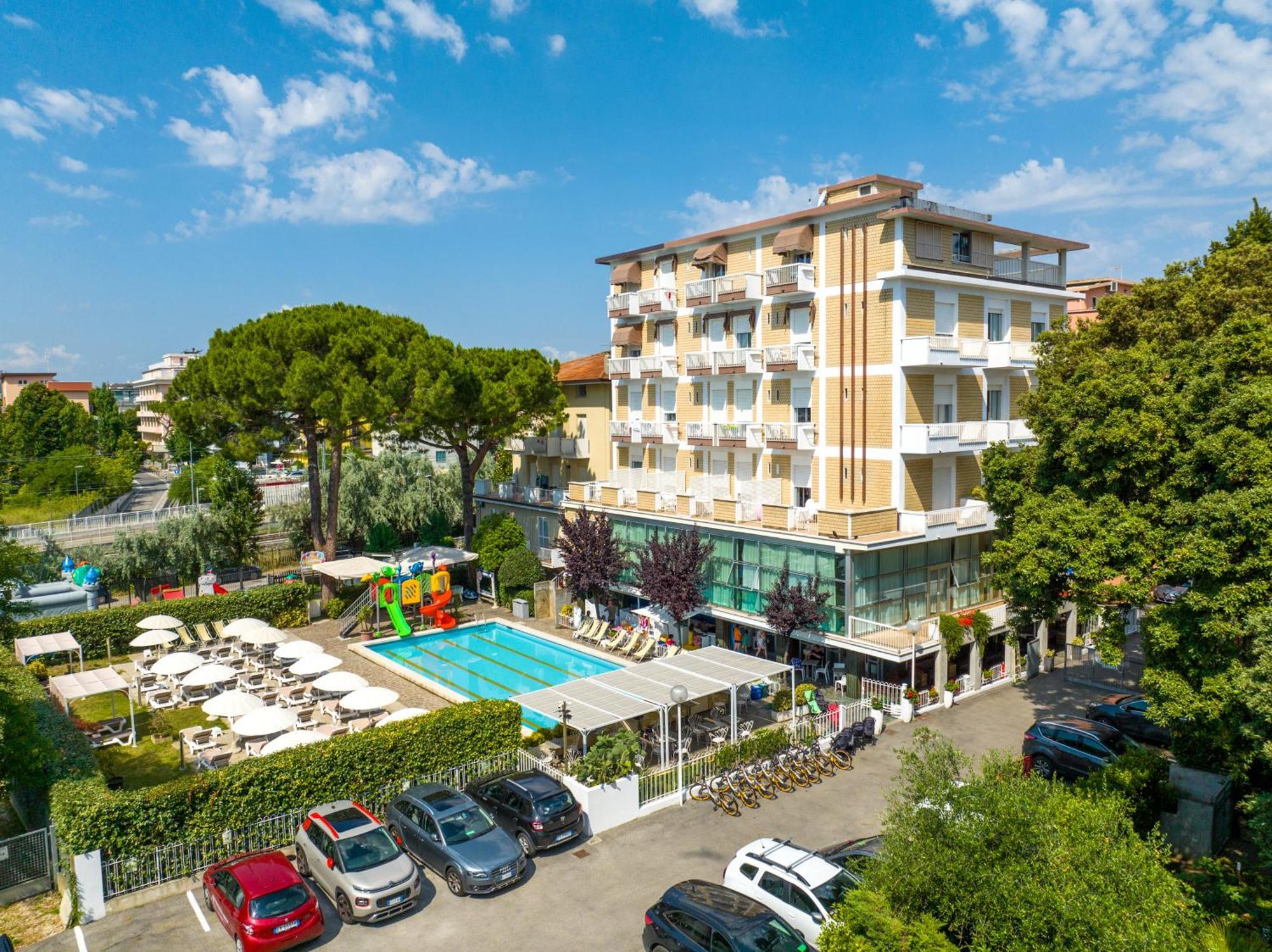 Lotus Hotel All Inclusive & Spiaggia Rimini Exterior foto