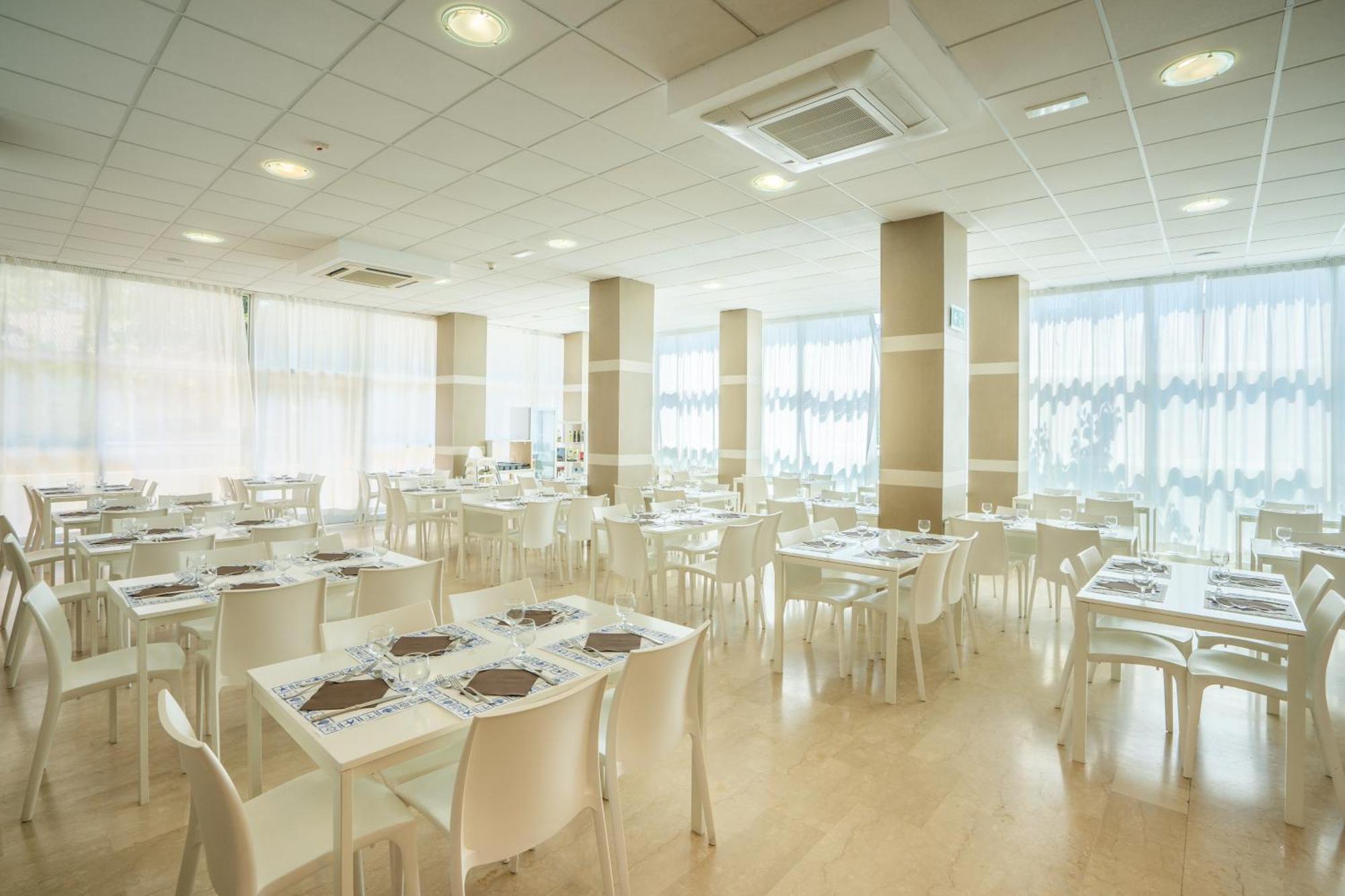 Lotus Hotel All Inclusive & Spiaggia Rimini Exterior foto