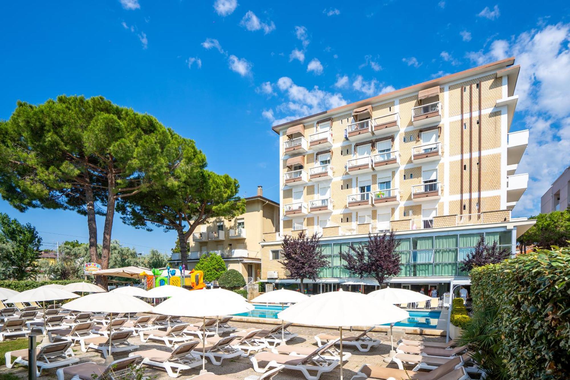 Lotus Hotel All Inclusive & Spiaggia Rimini Exterior foto