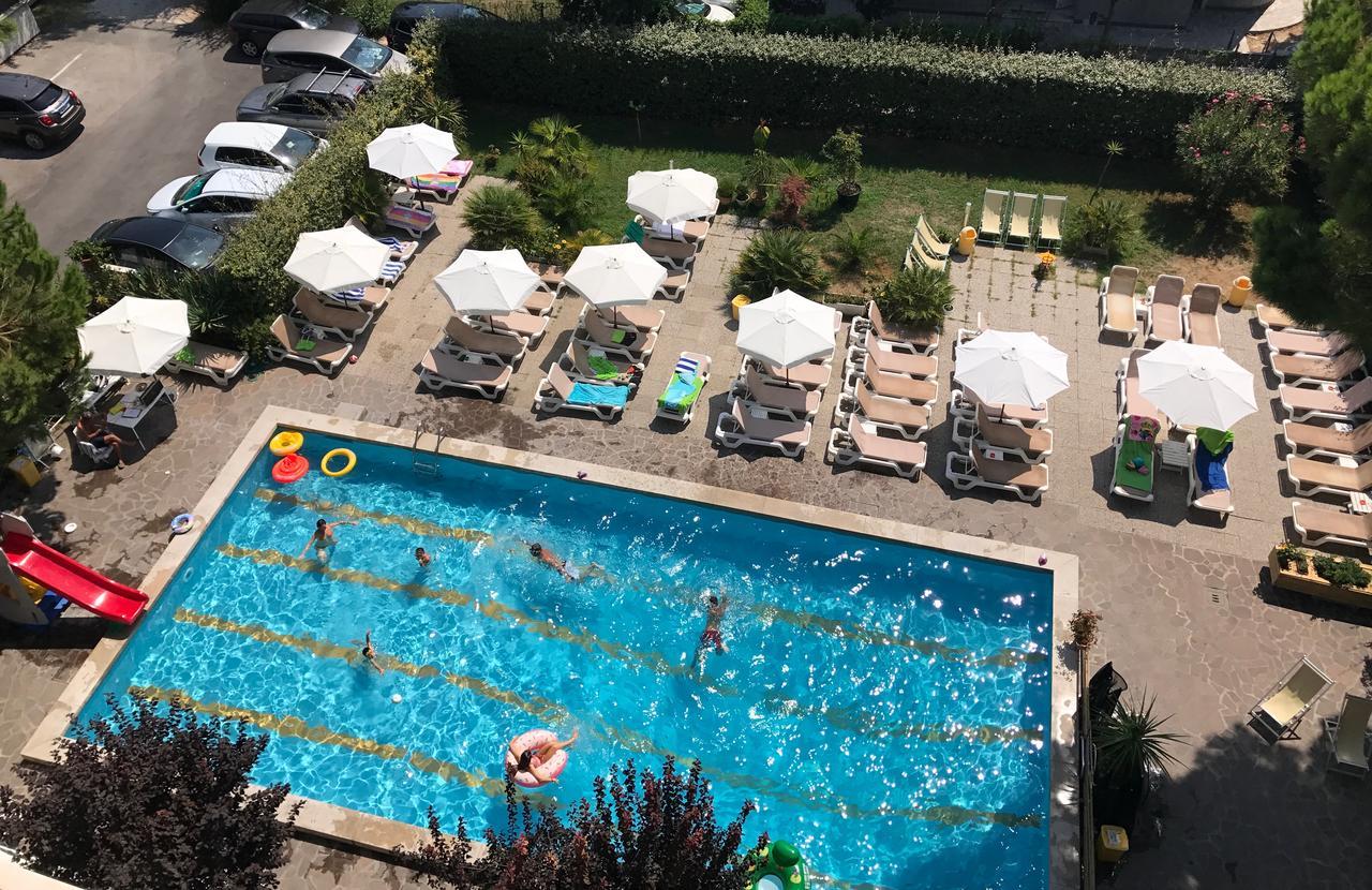 Lotus Hotel All Inclusive & Spiaggia Rimini Exterior foto
