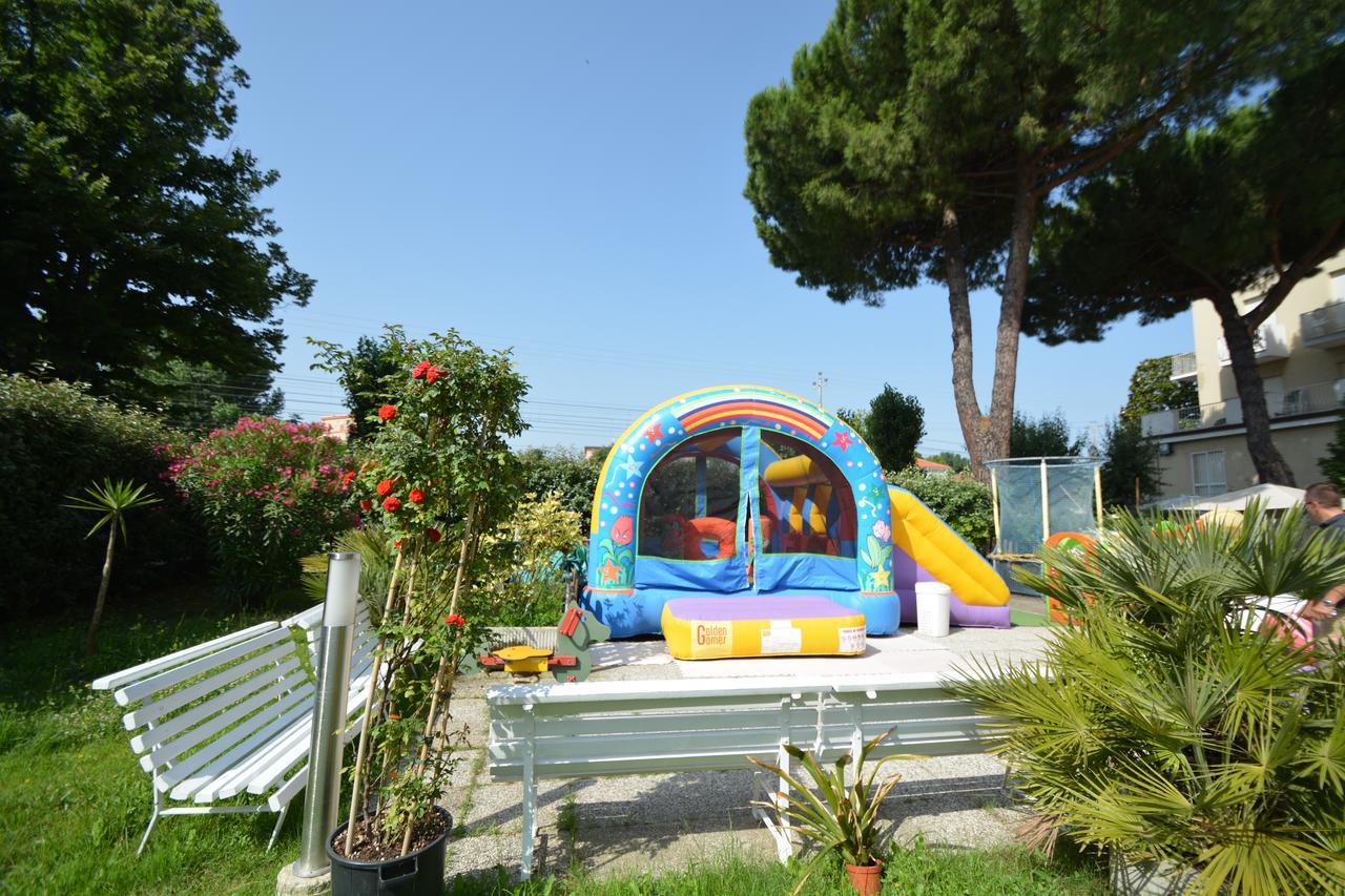 Lotus Hotel All Inclusive & Spiaggia Rimini Exterior foto