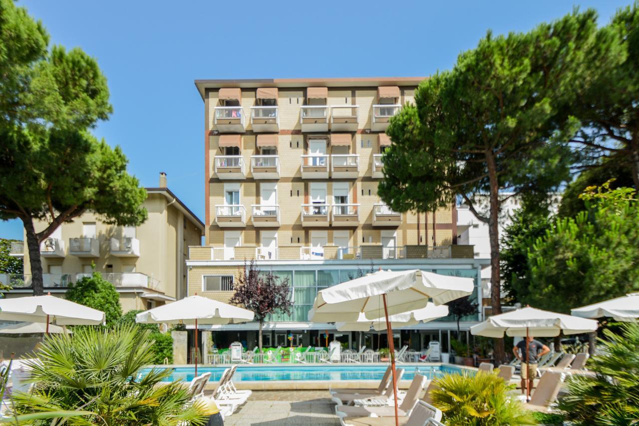 Lotus Hotel All Inclusive & Spiaggia Rimini Exterior foto